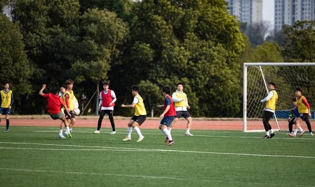 2026“湘超”益阳队首次集训启幕|足球|青训|联赛|赛季|体测_新浪体育_新浪新闻