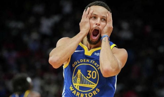 足球知识-三分4连击&amp;戏耍狄龙 库里神奇表现致敬《小鬼当家》