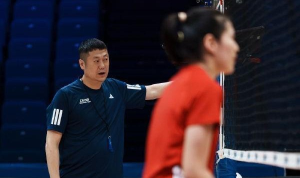 足球知识-历史首败捷克，女排教练赵勇：年轻选手欠缺大赛硬仗历练